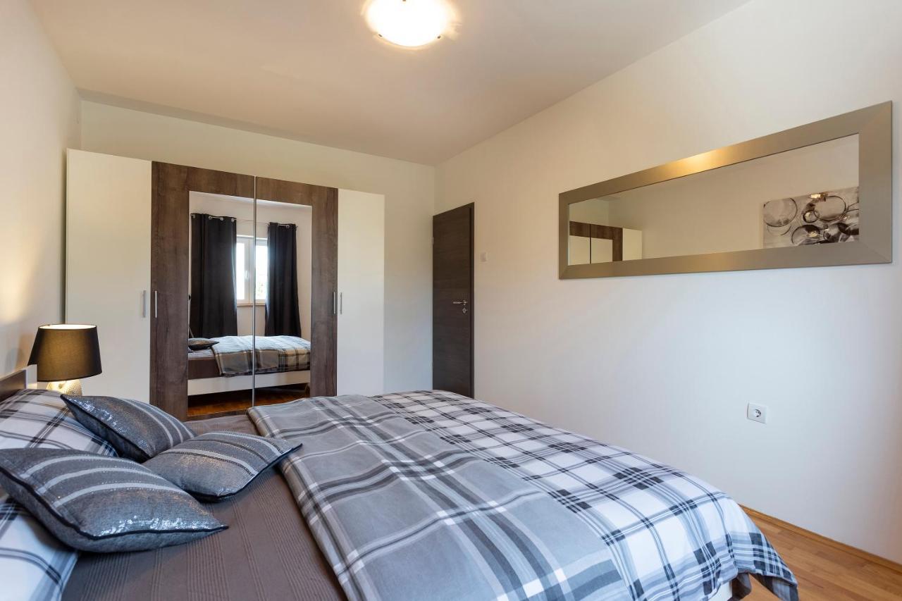 Apartmani Karoca 3 Pula Luaran gambar