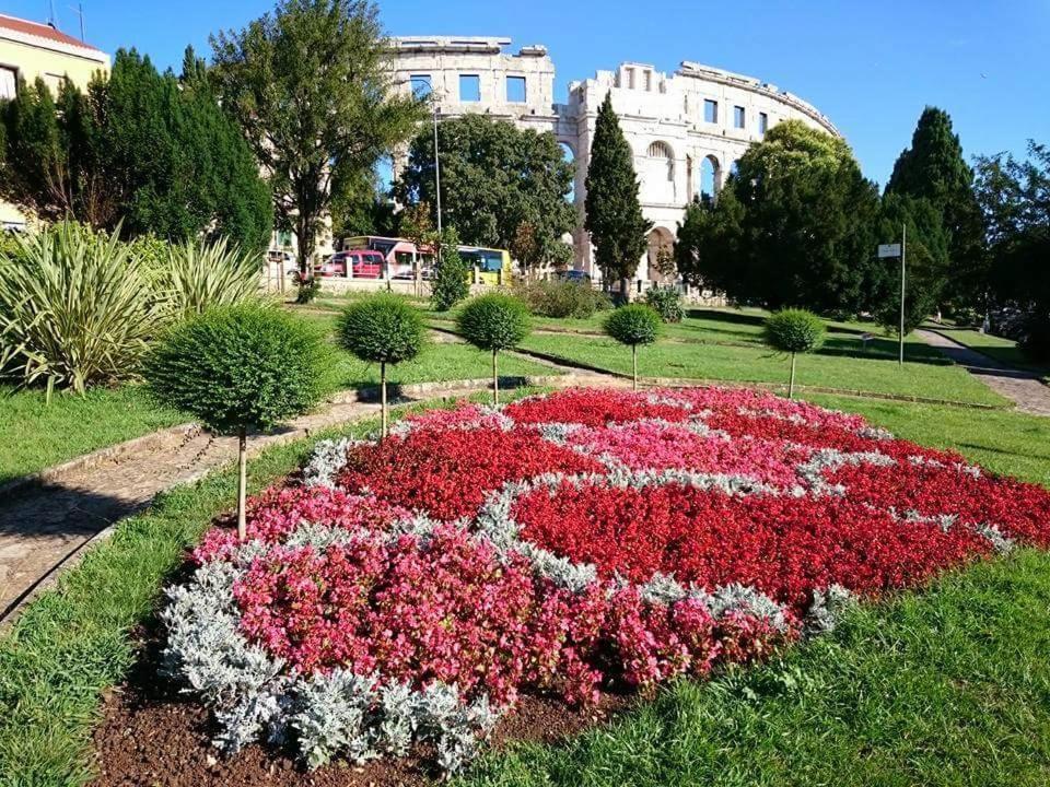 Apartmani Karoca 3 Pula Luaran gambar