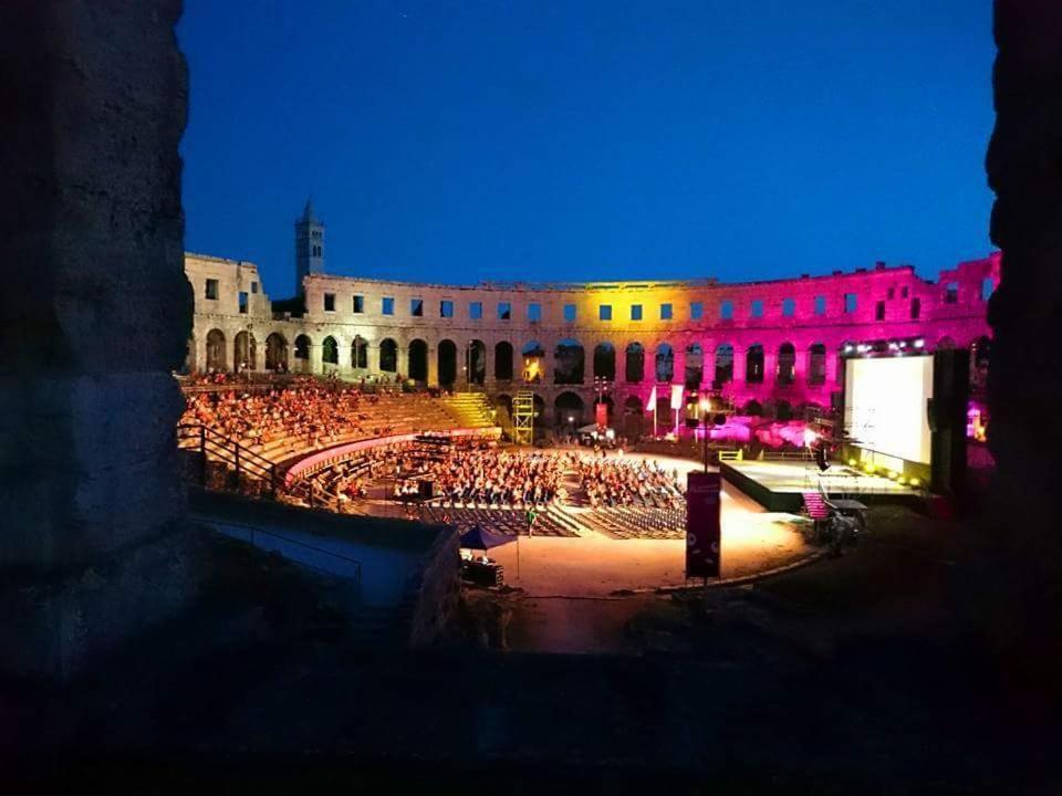 Apartmani Karoca 3 Pula Luaran gambar